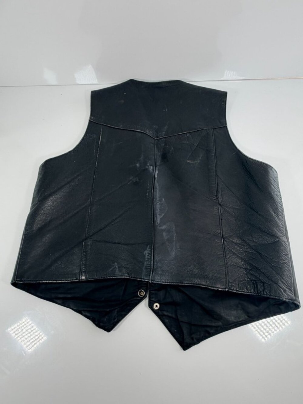 Vintage Mens Black Biker Leather Vest By Hyde Out Snap Closure Pockets 46B - Picture 8 of 8